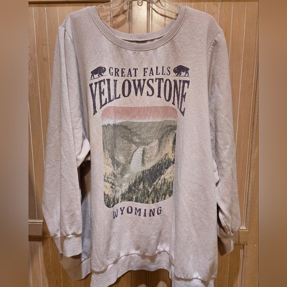 Torrid Tops - TorridxVinyl Icons Yellowstone Sweatshirt 6X EUC